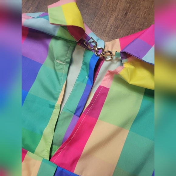 FREE W BUNDLE Chic Me peekaboo chain detail high low shirt - Picture 10 of 10